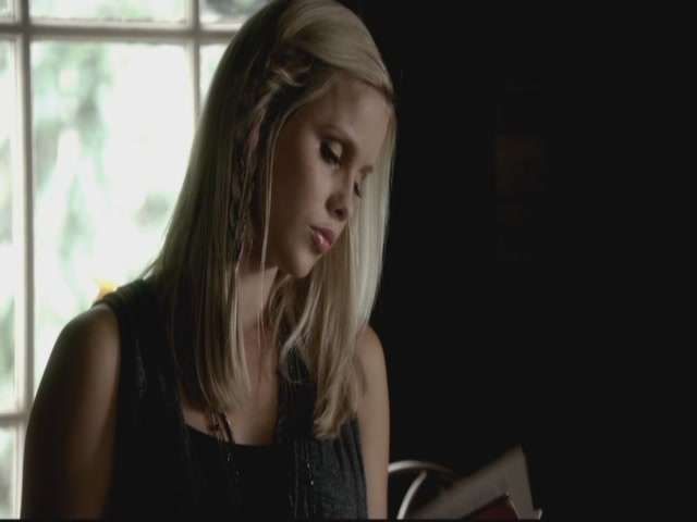 VampireDiariesWorld-dot-org-S3TVD_3x08OrdinaryPeople0918.jpg