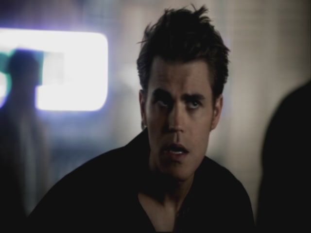 VampireDiariesWorld-dot-org-S3TVD_3x08OrdinaryPeople0927.jpg