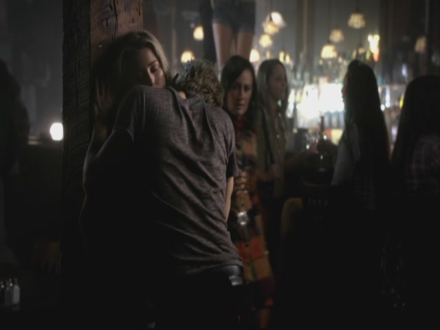 VampireDiariesWorld-dot-org-S3TVD_3x08OrdinaryPeople1447.jpg