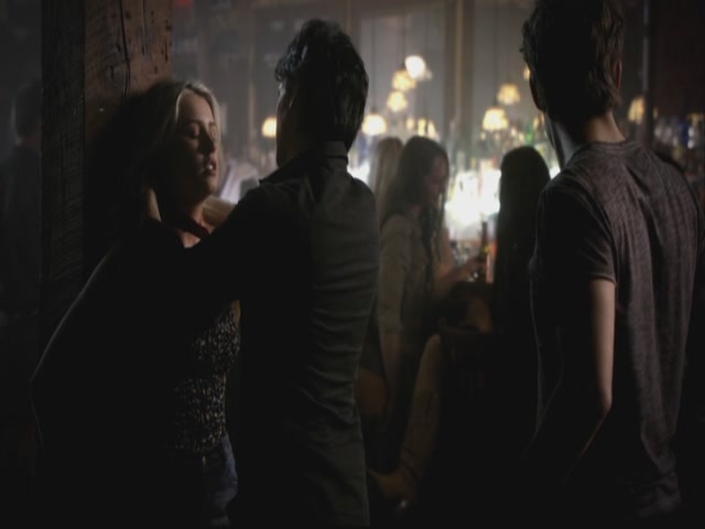 VampireDiariesWorld-dot-org-S3TVD_3x08OrdinaryPeople1463.jpg