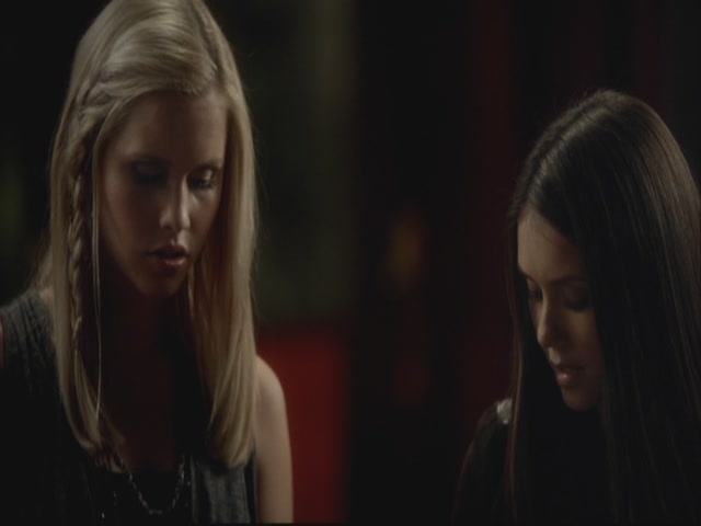 VampireDiariesWorld-dot-org-S3TVD_3x08OrdinaryPeople1945.jpg