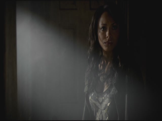 VampireDiariesWorld-dot-org-S3TVD_3x10TheNewDeal0024.jpg