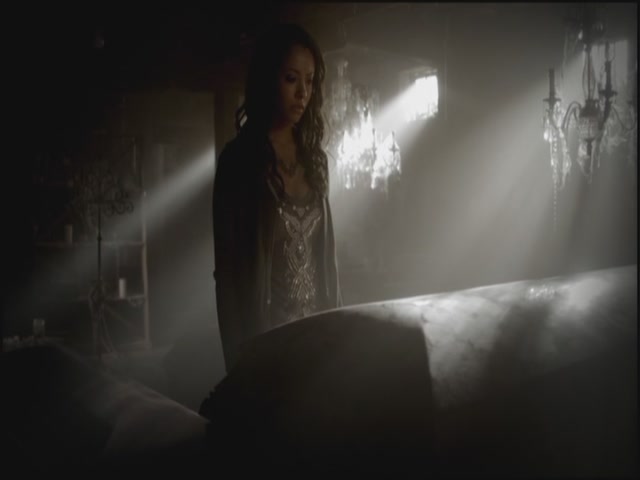 VampireDiariesWorld-dot-org-S3TVD_3x10TheNewDeal0074.jpg