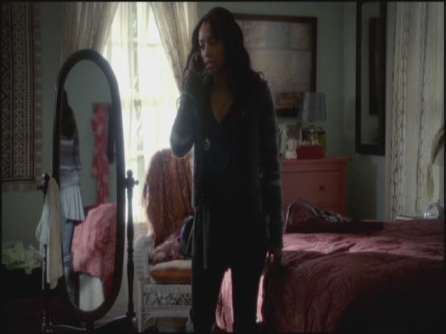 VampireDiariesWorld-dot-org-S3TVD_3x10TheNewDeal1126.jpg