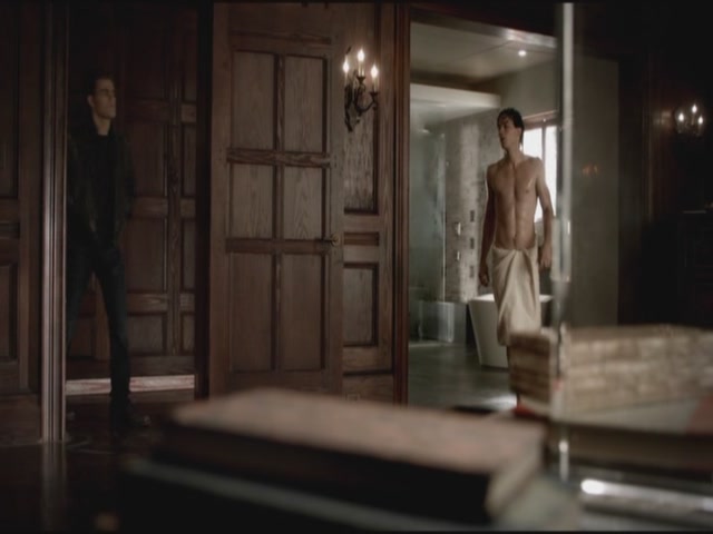 VampireDiariesWorld-dot-org-S3TVD_3x11OurTown0026.jpg