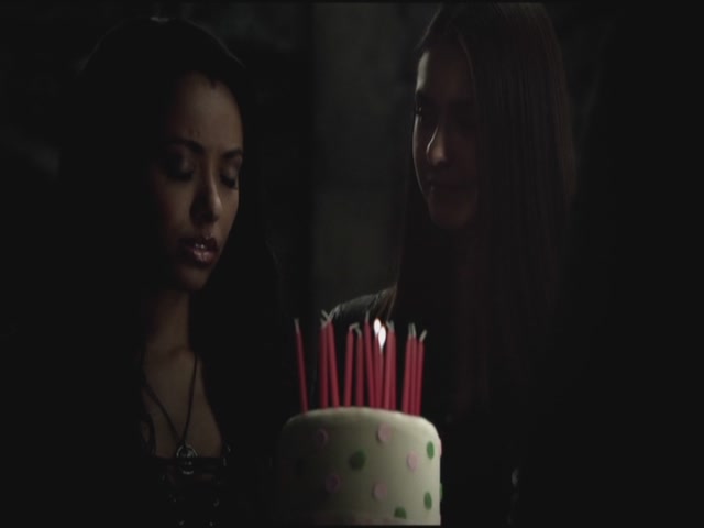 VampireDiariesWorld-dot-org-S3TVD_3x11OurTown0898.jpg