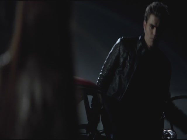 VampireDiariesWorld-dot-org-S3TVD_3x11OurTown1744.jpg