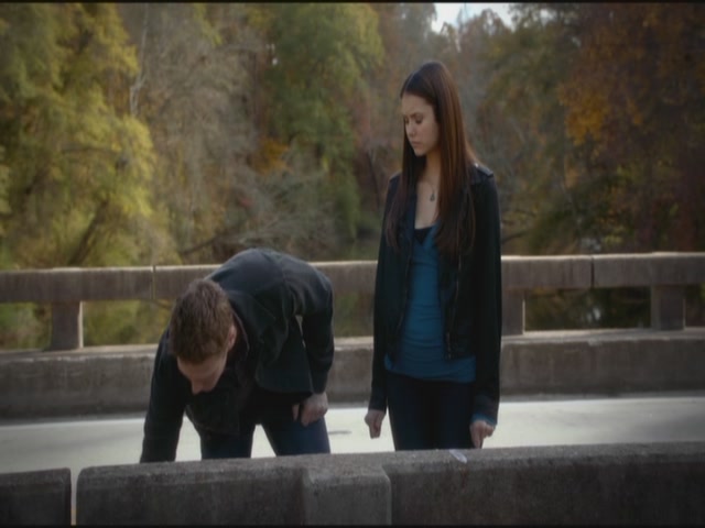 VampireDiariesWorld-dot-org-S3TVD_3x11OurTown2214.jpg