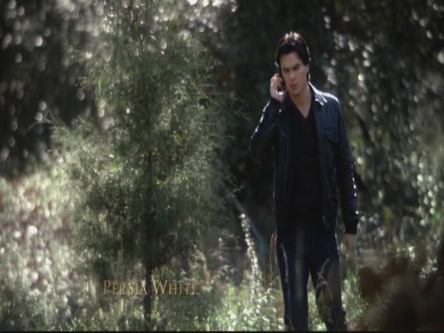 VampireDiariesWorld-dot-org-S3TVD_3x13BringingOutTheDead0226.jpg