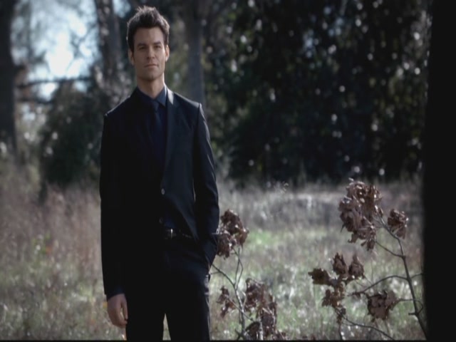 VampireDiariesWorld-dot-org-S3TVD_3x13BringingOutTheDead0252.jpg