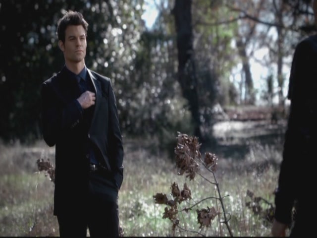 VampireDiariesWorld-dot-org-S3TVD_3x13BringingOutTheDead0255.jpg