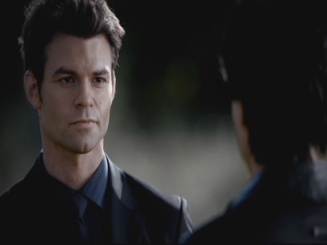 VampireDiariesWorld-dot-org-S3TVD_3x13BringingOutTheDead0270.jpg