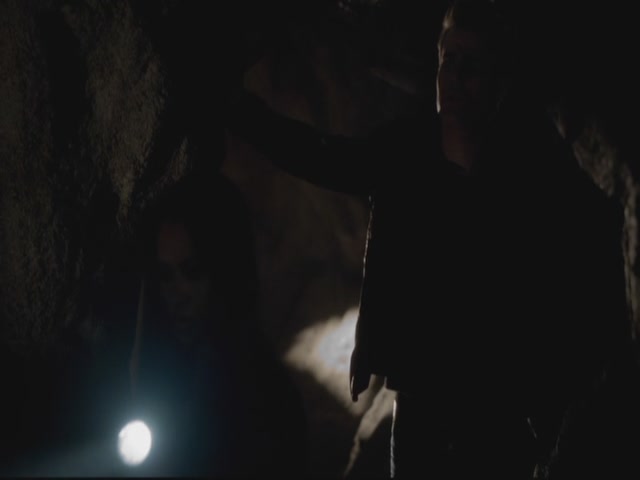 VampireDiariesWorld-dot-org-S3TVD_3x13BringingOutTheDead0305.jpg