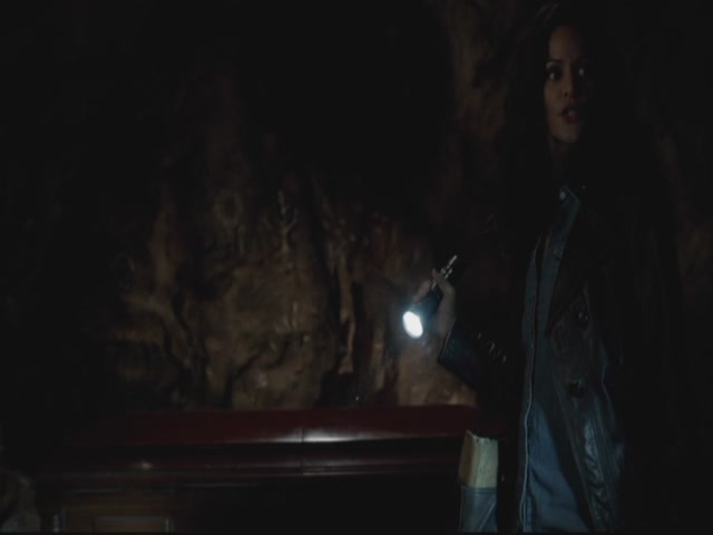 VampireDiariesWorld-dot-org-S3TVD_3x13BringingOutTheDead0307.jpg