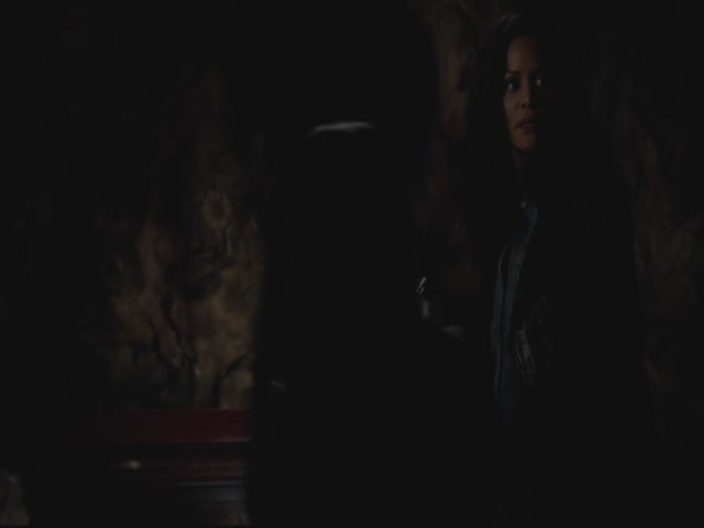 VampireDiariesWorld-dot-org-S3TVD_3x13BringingOutTheDead0308.jpg