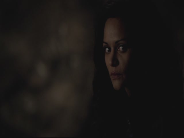 VampireDiariesWorld-dot-org-S3TVD_3x13BringingOutTheDead0320.jpg