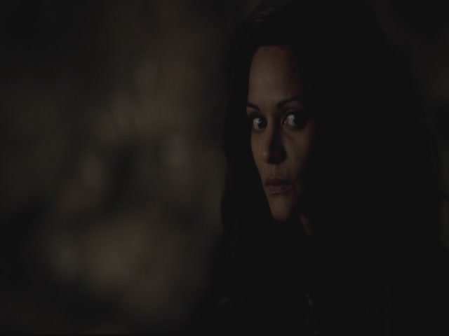 VampireDiariesWorld-dot-org-S3TVD_3x13BringingOutTheDead0321.jpg