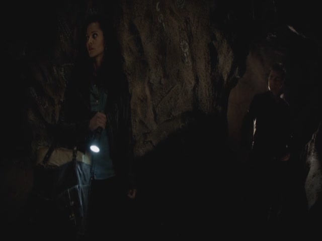 VampireDiariesWorld-dot-org-S3TVD_3x13BringingOutTheDead0340.jpg