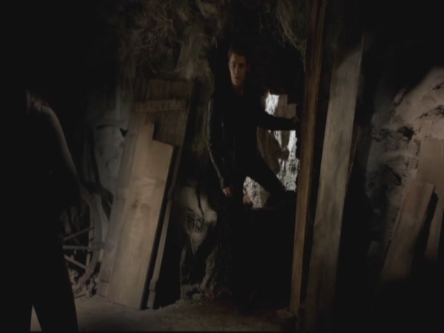 VampireDiariesWorld-dot-org-S3TVD_3x13BringingOutTheDead0347.jpg