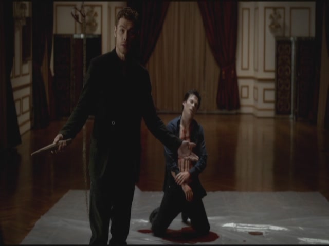 VampireDiariesWorld-dot-org-S3TVD_3x18TheMurderOfOne1916.jpg