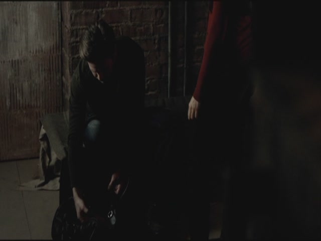 VampireDiariesWorld-dot-org-S3TVD_3x19HeartOfDarkness0023.jpg