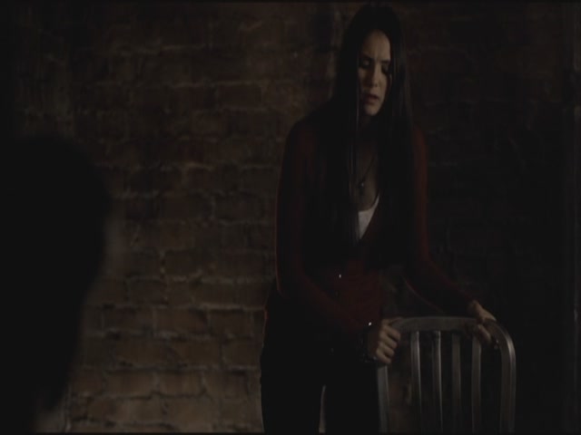 VampireDiariesWorld-dot-org-S3TVD_3x19HeartOfDarkness0075.jpg