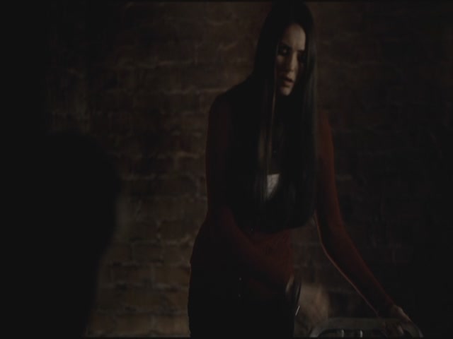 VampireDiariesWorld-dot-org-S3TVD_3x19HeartOfDarkness0076.jpg