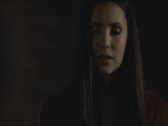 VampireDiariesWorld-dot-org-S3TVD_3x19HeartOfDarkness0105.jpg