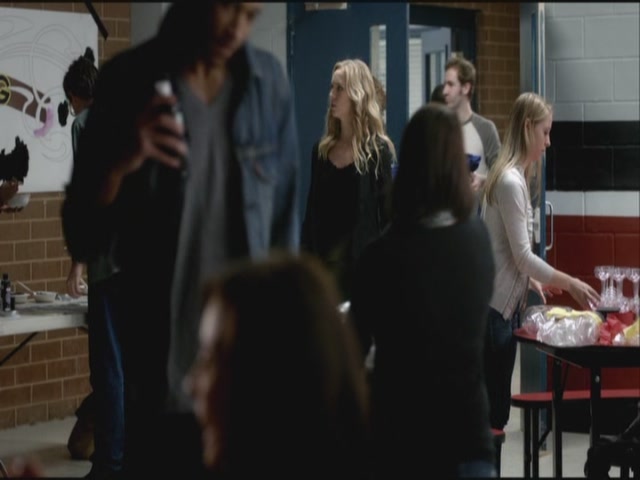 VampireDiariesWorld-dot-org-S3TVD_3x19HeartOfDarkness0191.jpg