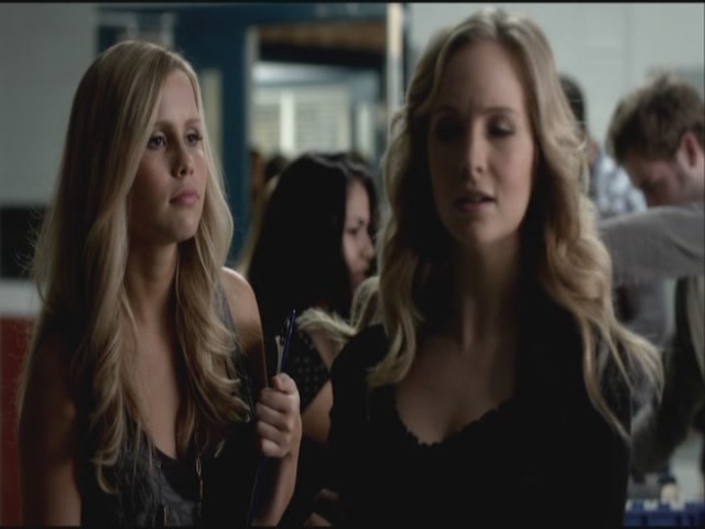 VampireDiariesWorld-dot-org-S3TVD_3x19HeartOfDarkness0250.jpg