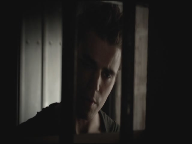 VampireDiariesWorld-dot-org-S3TVD_3x19HeartOfDarkness0303.jpg