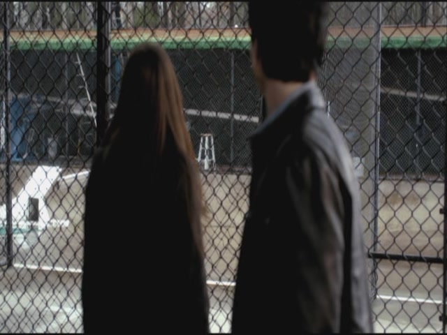 VampireDiariesWorld-dot-org-S3TVD_3x19HeartOfDarkness0401.jpg