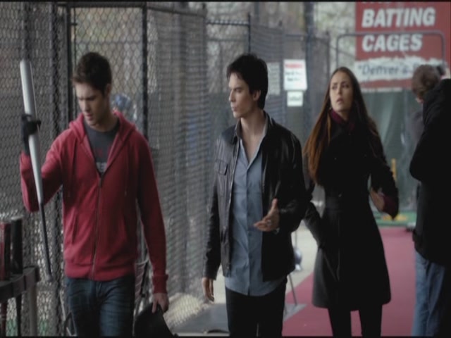 VampireDiariesWorld-dot-org-S3TVD_3x19HeartOfDarkness0414.jpg