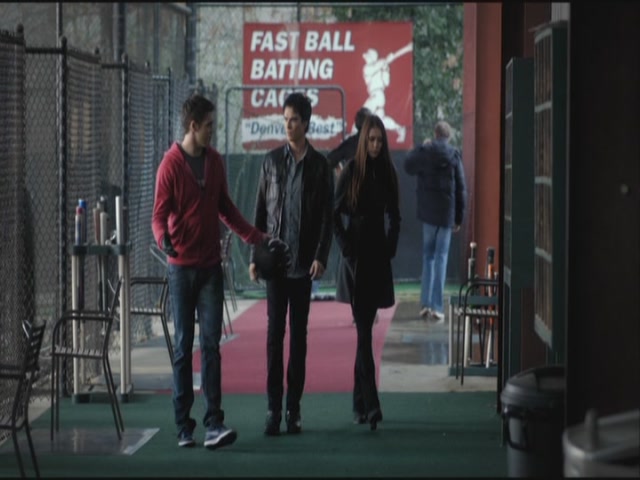 VampireDiariesWorld-dot-org-S3TVD_3x19HeartOfDarkness0421.jpg