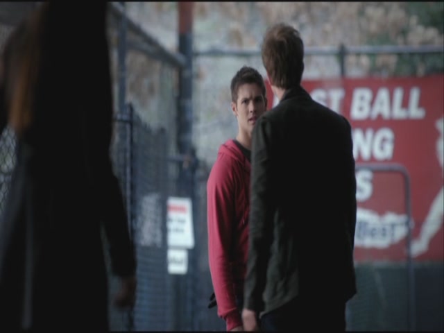 VampireDiariesWorld-dot-org-S3TVD_3x19HeartOfDarkness0455.jpg