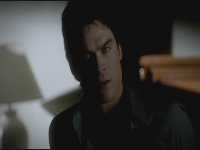 VampireDiariesWorld-dot-org-S3TVD_3x19HeartOfDarkness0541.jpg