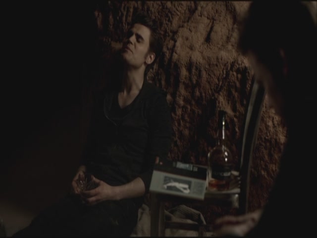 VampireDiariesWorld-dot-org-S3TVD_3x19HeartOfDarkness0806.jpg