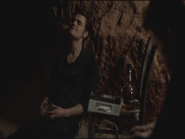 VampireDiariesWorld-dot-org-S3TVD_3x19HeartOfDarkness0808.jpg