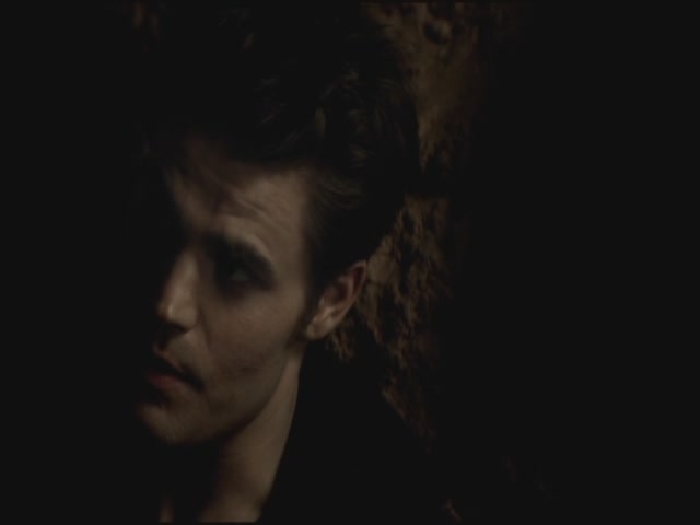 VampireDiariesWorld-dot-org-S3TVD_3x19HeartOfDarkness0817.jpg