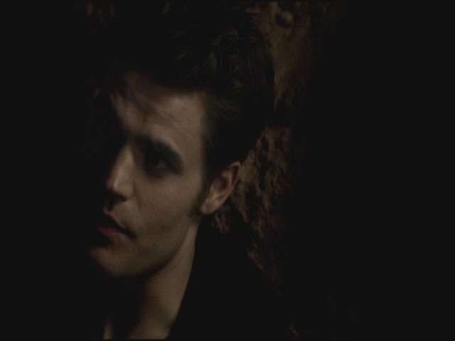 VampireDiariesWorld-dot-org-S3TVD_3x19HeartOfDarkness0818.jpg