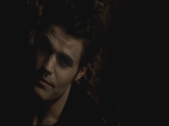 VampireDiariesWorld-dot-org-S3TVD_3x19HeartOfDarkness0820.jpg