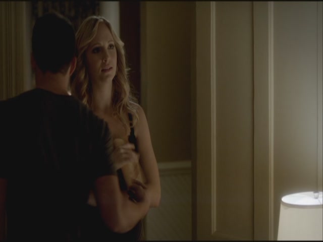 VampireDiariesWorld-dot-org-S3TVD_3x19HeartOfDarkness2184.jpg