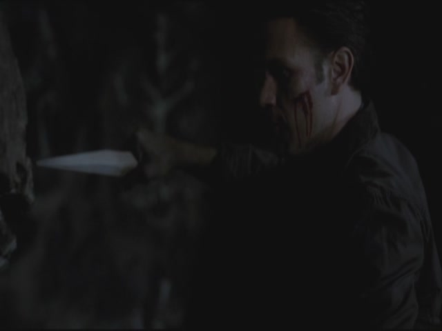 VampireDiariesWorld-dot-org-S3TVD_3x19HeartOfDarkness2214.jpg