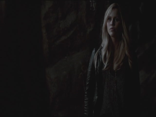 VampireDiariesWorld-dot-org-S3TVD_3x19HeartOfDarkness2265.jpg