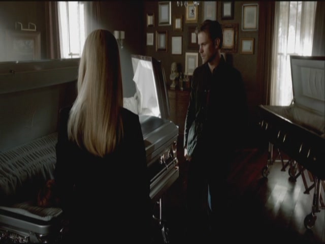 VampireDiariesWorld-dot-org-S3TVD_3x20DoNotGoGentle0119.jpg