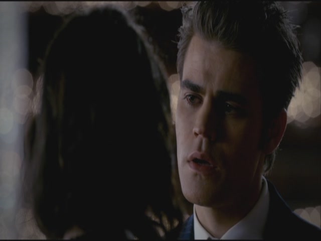 VampireDiariesWorld-dot-org-S3TVD_3x20DoNotGoGentle2005.jpg