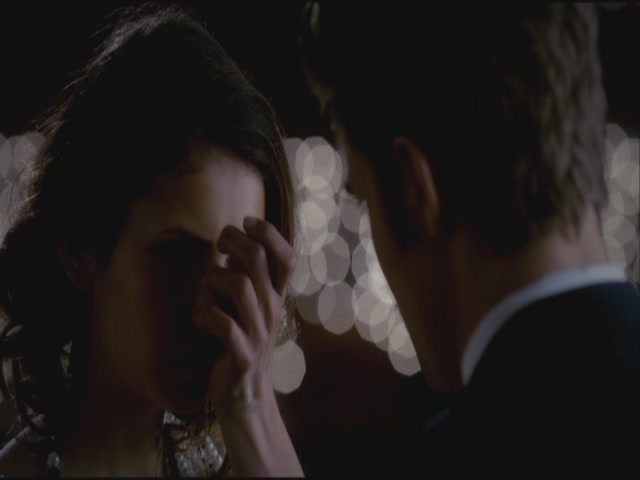 VampireDiariesWorld-dot-org-S3TVD_3x20DoNotGoGentle2011.jpg