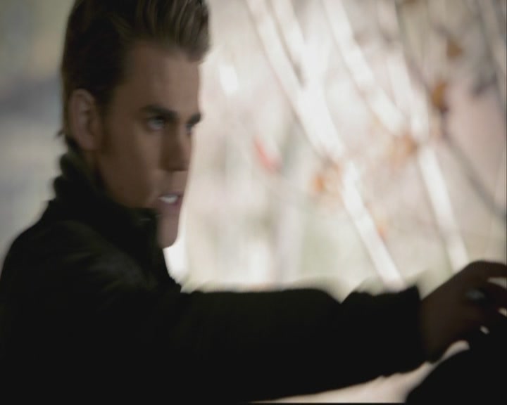 VampireDiariesWorld-dot-org-S3-StefansDescentIntoDarkness0047.jpg