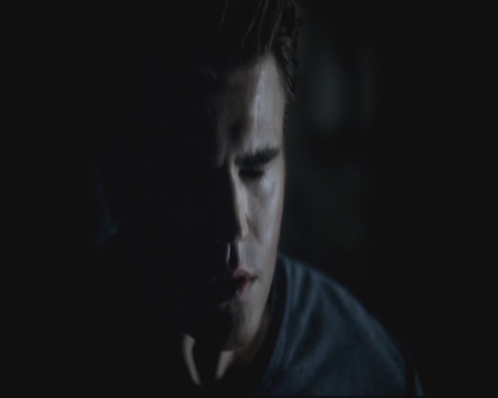 VampireDiariesWorld-dot-org-S3-StefansDescentIntoDarkness0120.jpg