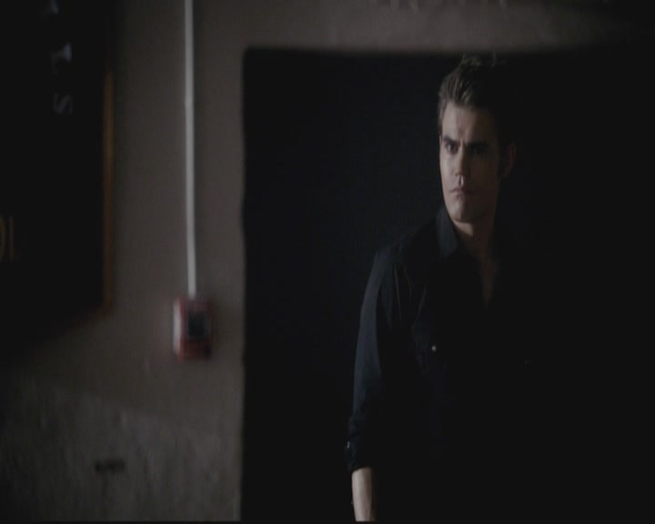 VampireDiariesWorld-dot-org-S3-StefansDescentIntoDarkness0137.jpg